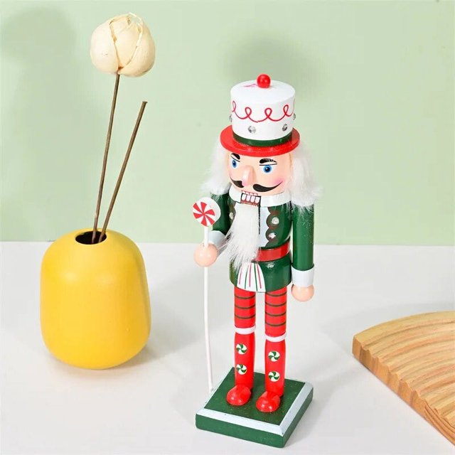 Soldado Cascanueces de Navidad pintado a mano, adorno creativo de madera para escritorio, marioneta artesanal, decoración navideña para el hogar y la Oficina, 25cm