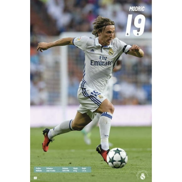 Real Madrid 2016-2017 Modric Action Poster (24 x 36)
