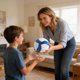 thumbnail image 4 of Pelota de voleibol de peluche de 19,9 cm, suave, para niños; manta acogedora para el dormitorio; deportes de interior y exterior para niños y niñas ( / Amarillo, 4 of 6