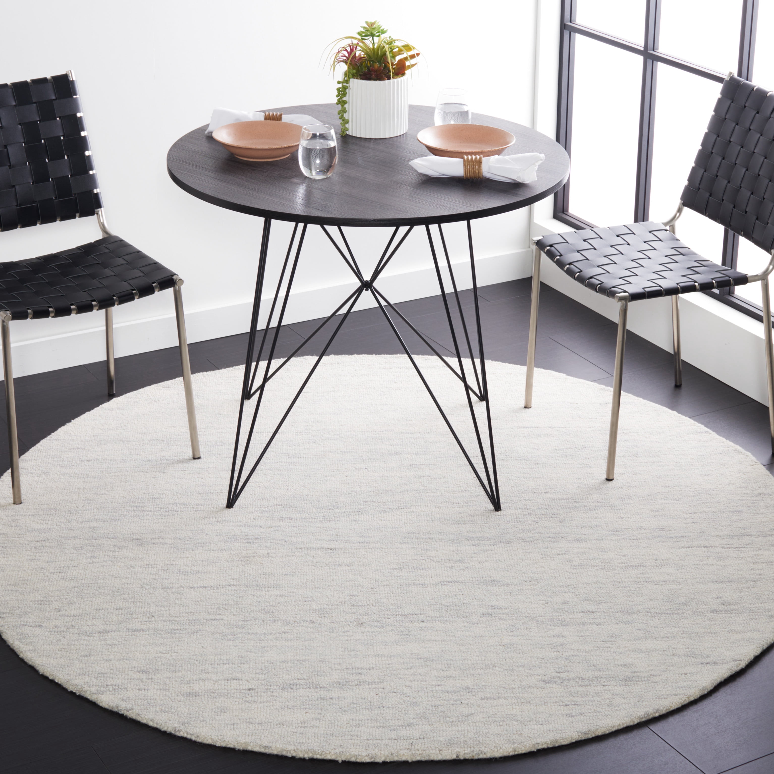 SAFAVIEH Metro Jaymes Distressed Area Rug, Ivory, 6' x 6' Round