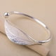 thumbnail image 2 of Xihbxyly Brazalete de Moda con Diseño Único de Hojas, Artesanía de Cobre Resistente, Estilo Llamativo, Regalo para Ella, Accesorio Versátil para Cualquier Ocasión., 2 of 7