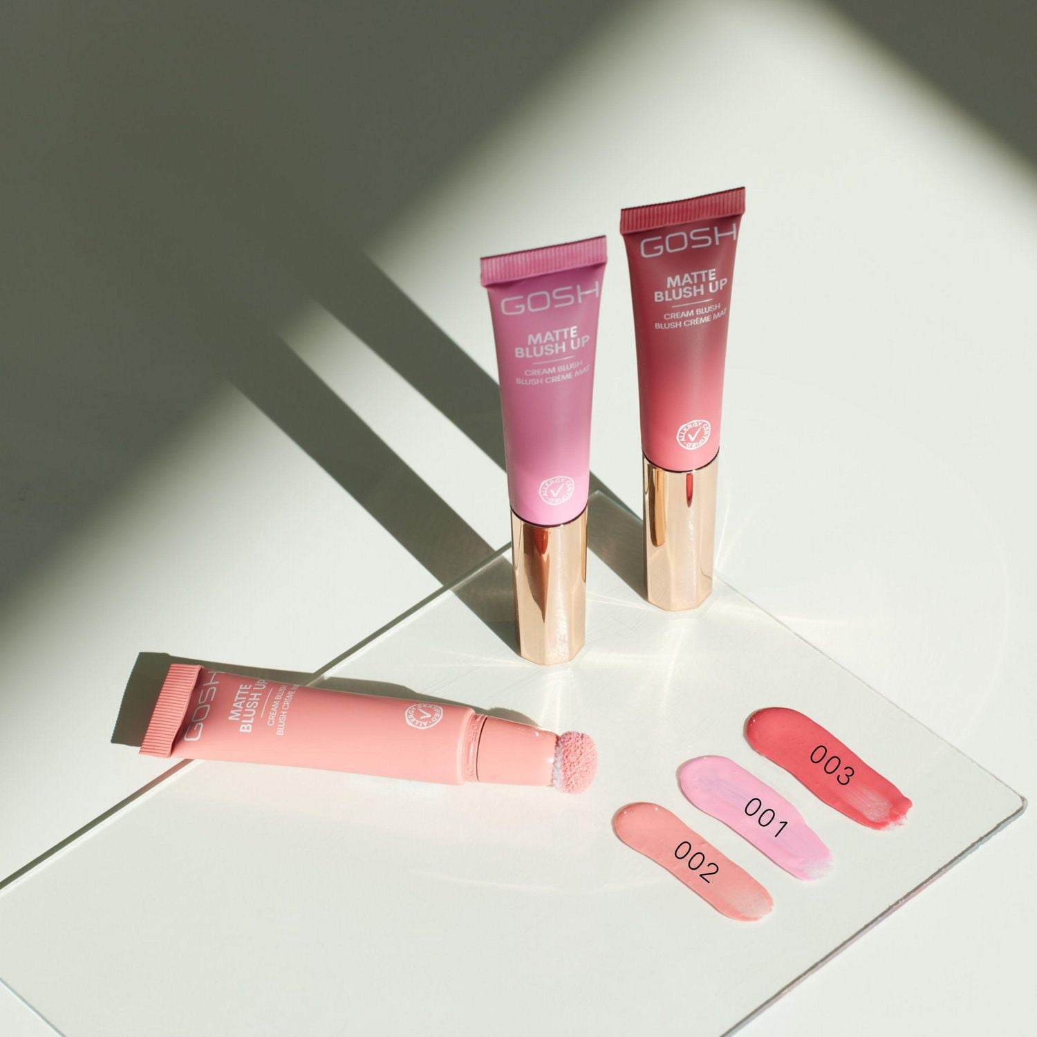 GOSH - MATTE BLUSH UP-001 HOT PINK
