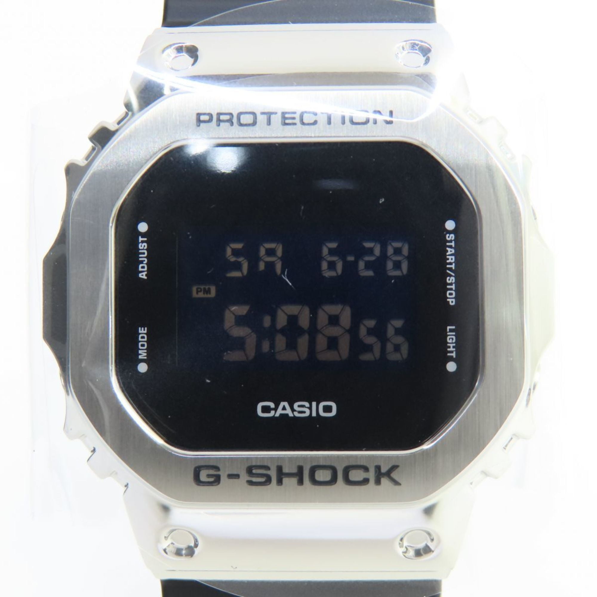 Pre-Owned CASIO G-SHOCK Metal Covered GM-5600U-1JF Quartz Watch