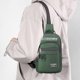 thumbnail image 4 of mfyjkho Bolsa de pecho impermeable para hombre, bandolera de tela para deportes al aire libre y viajes, 27 x 17 x 9 cm (1 unidad), 4 of 7