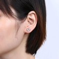 thumbnail image 4 of Pendientes de circonita de cuatro garras de plata S925, pendientes sencillos de un solo diamante, pendientes de diamantes de moda para hombres y mujeres, 4 of 5