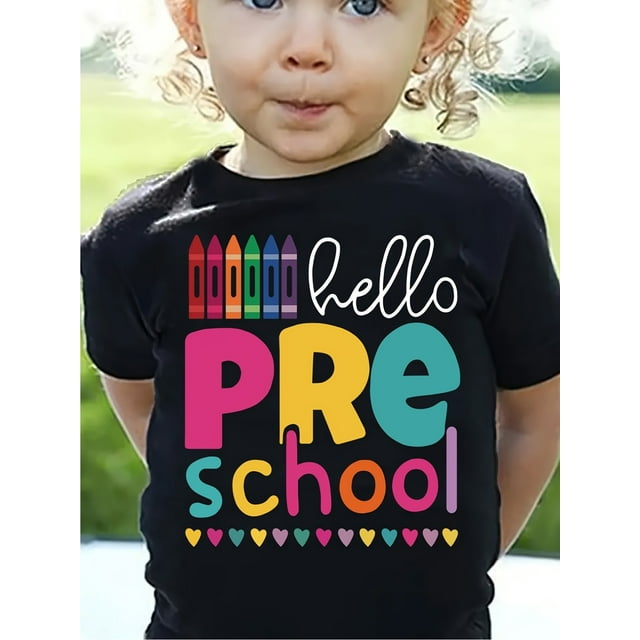 Hello Preschool" T-Shirt Fille Imprimé Lettres et Craies de Cire Colorés - Coton Extensible Doux, Col Rond Manches Courtes, Lavable en Machine, Haut d'Été pour Jeunes / Vêtements Décontractés à Thème Scolaire pour Filles