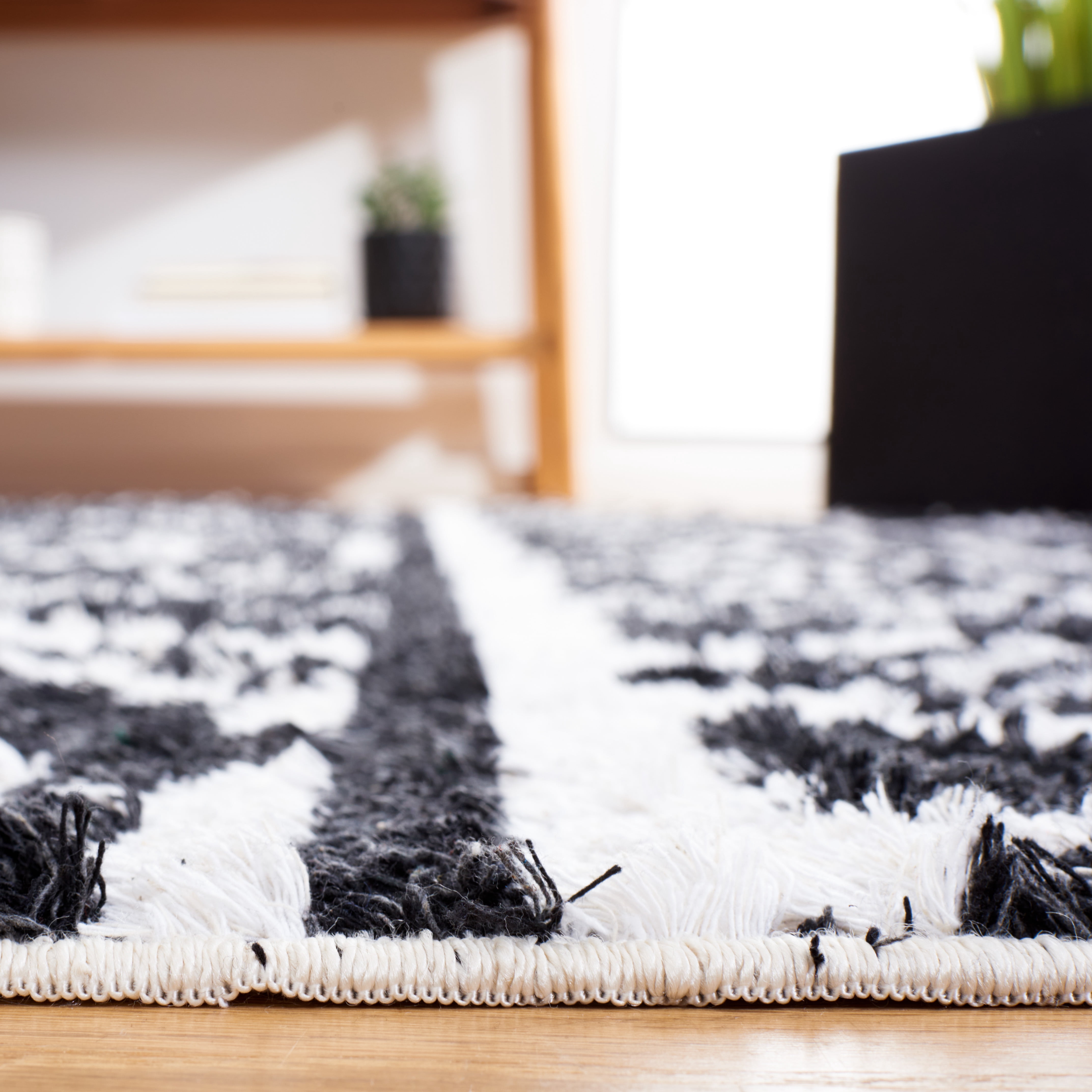 SAFAVIEH Augustine Emmett Geometric Area Rug, Black/Ivory, 6'4" x 6'4" Square