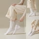 thumbnail image 4 of Xiao Hua 6 pares de calcetines de algodón para mujer - Calcetines con puños con volantes - Calcetines casuales con volantes (blancos), 4 of 5