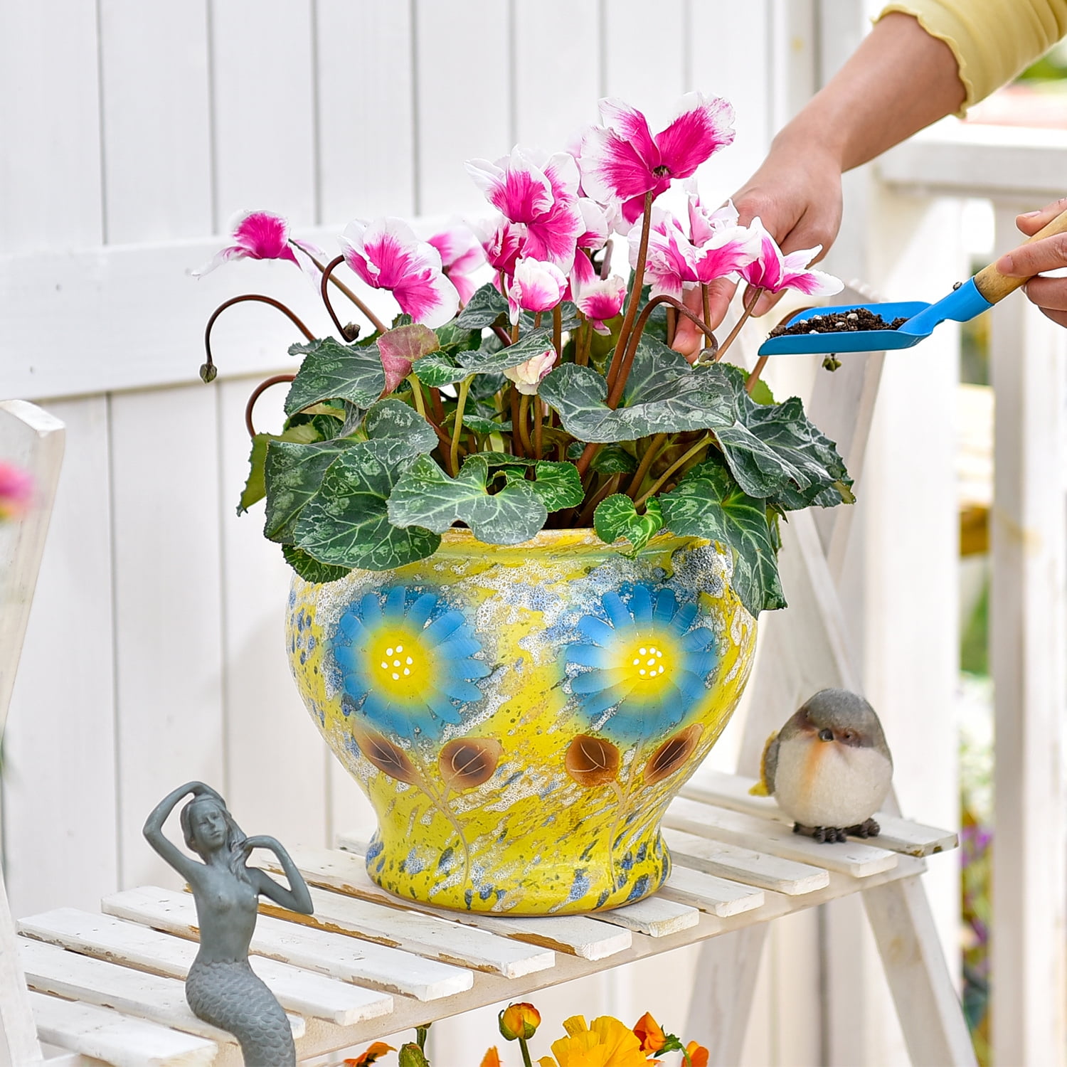 Sungmor Ceramic Round Flower Pot, Gold with Floral Pattern and Drainage Holes