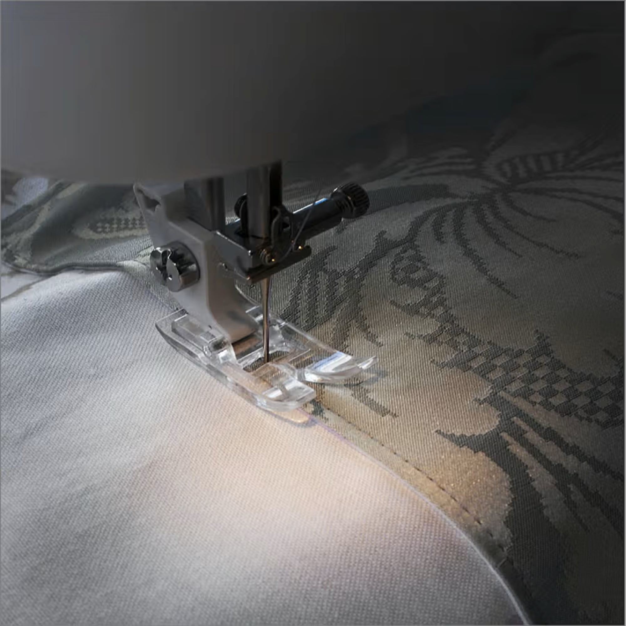 Elna eXplore 160 Mechanical Sewing Machine with 12 Build In Stitches & Free Arm