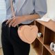 thumbnail image 5 of Bolso de Hombro Baoblaze Corazón de Amor Piel Sintética Brillante Rosado, 5 of 8