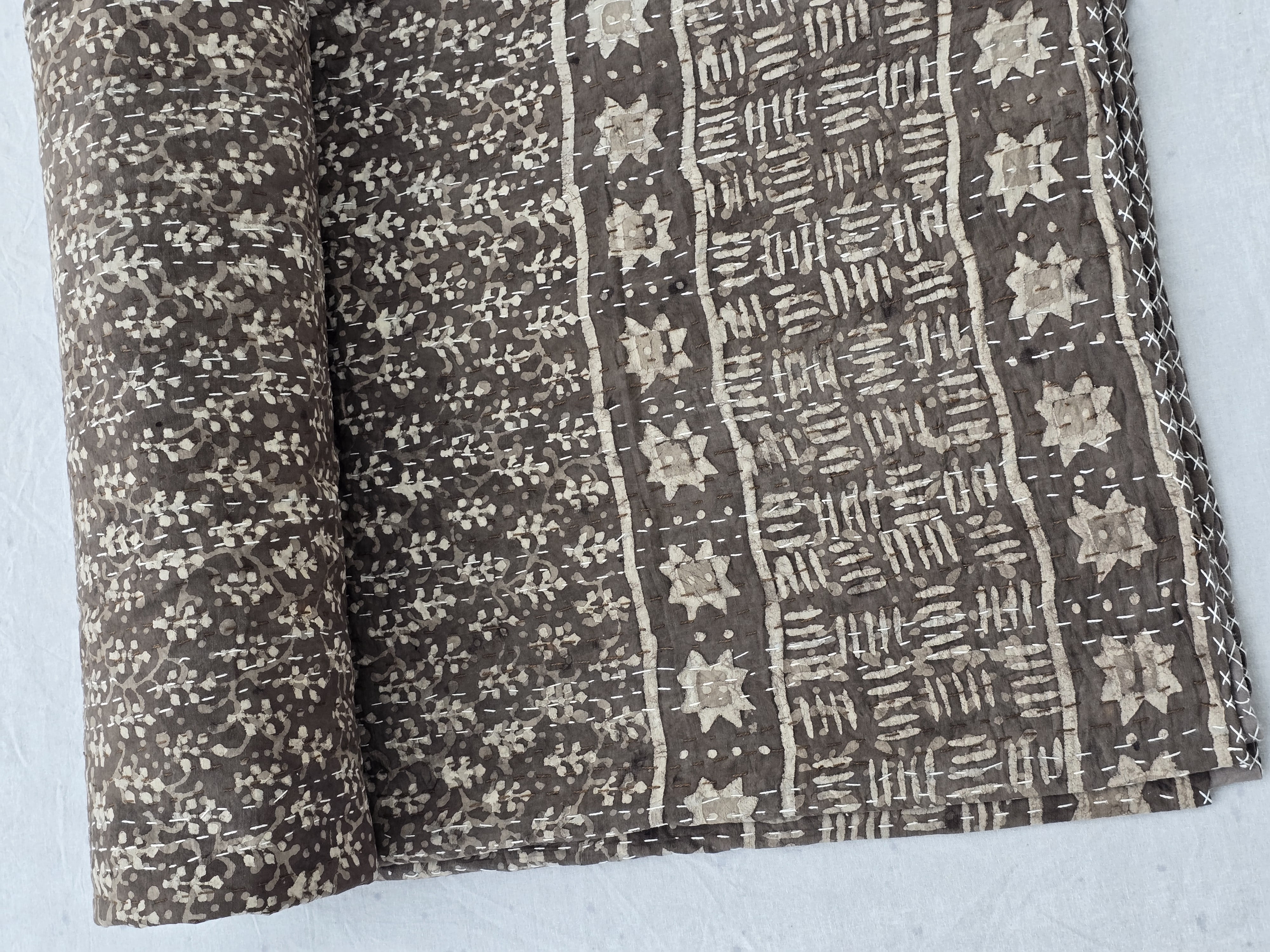 Earthen Floral Kantha Quilt – Elisa Handblock Print Reversible Cotton Bedspread by A and E Textiles House, Hand Stitched, King Size 108x108, Vegetable Dyed