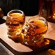 thumbnail image 4 of Vaso de cerveza Vaso de agua Vaso de cerveza de cristal Vaso de bar de doble capa Vaso de cristal transparente, 4 of 7