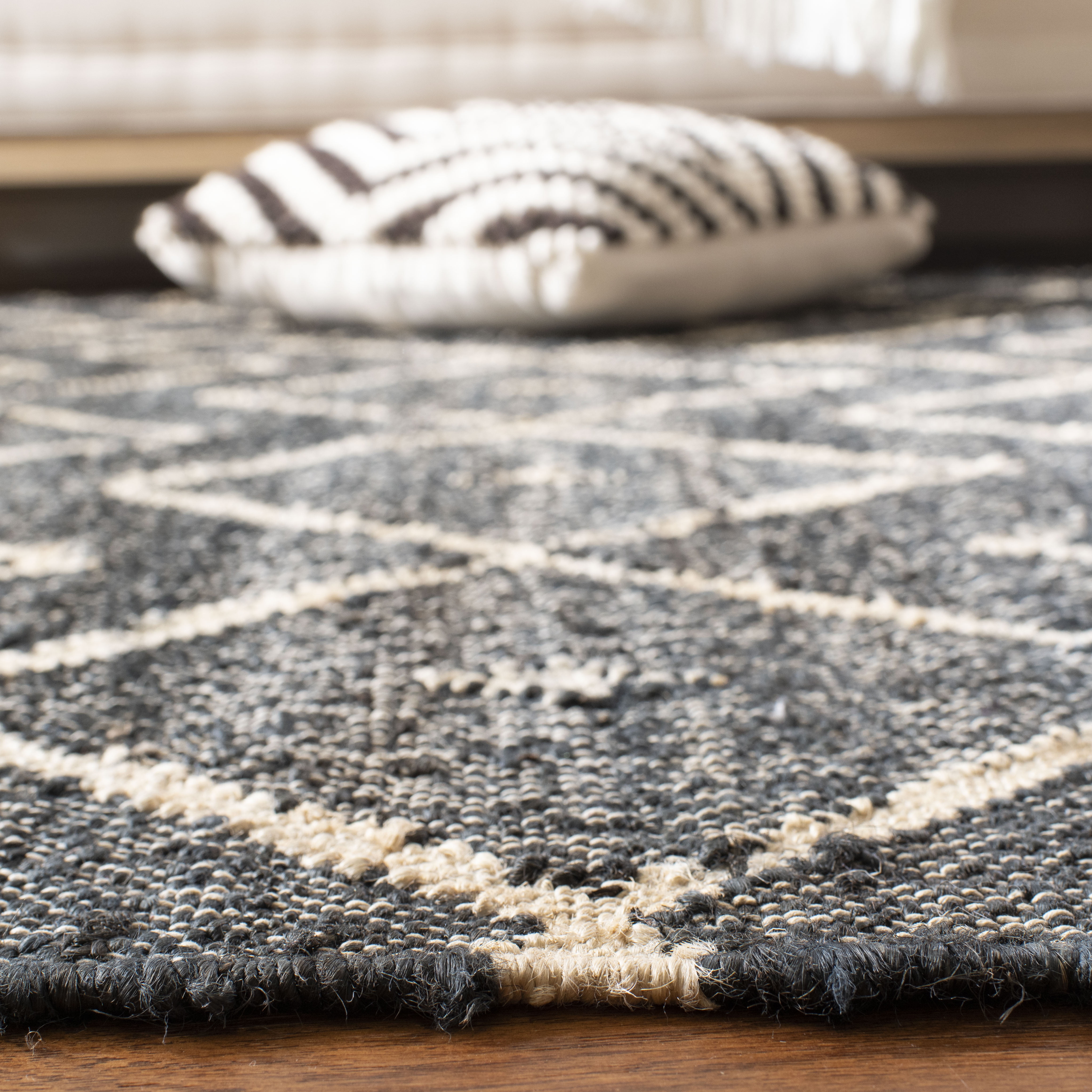 SAFAVIEH Kilim Wesley Geometric Area Rug, Charcoal/Natural, 6' x 9'