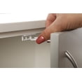 thumbnail image 3 of Paquete de 2 cierres Dreambaby con dos clavijas, color blanco, 3 of 6