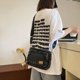 thumbnail image 5 of Bolso Bandolera Denim Casual Con Correa Ajustable para Mujer, 5 of 7