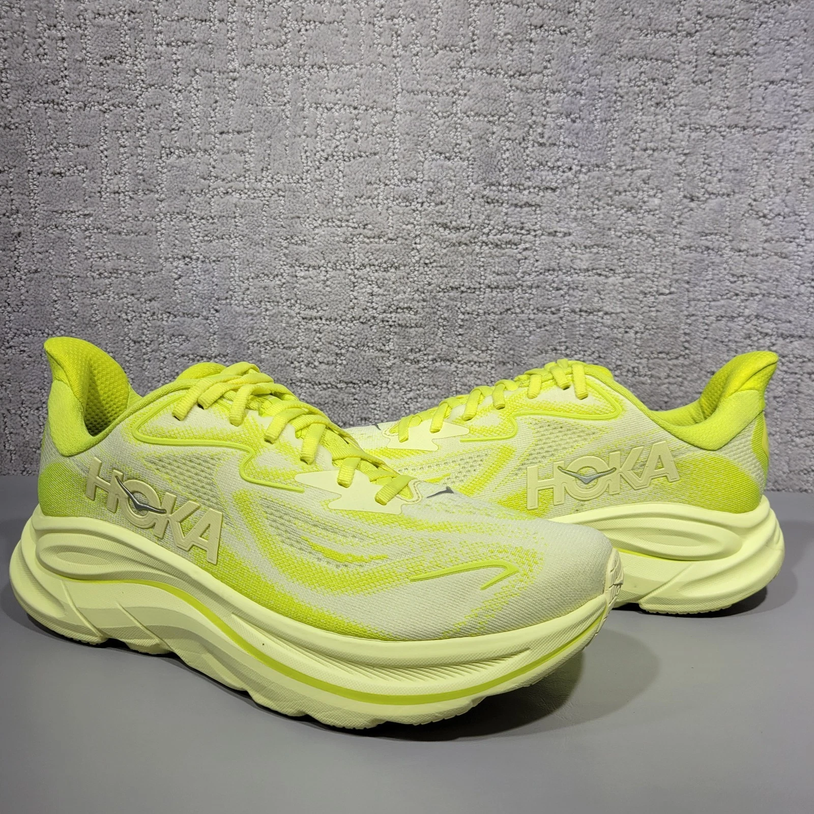 Hoka Clifton 10 Women's Size 10B Neon Citrus Sunlight Running