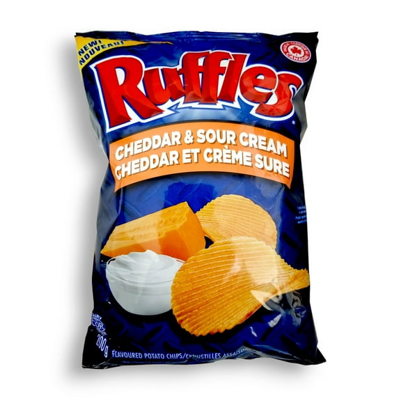 Ruffles Cheddar & Sour Cream Potato Chips, 200g/7.1 oz., Bag