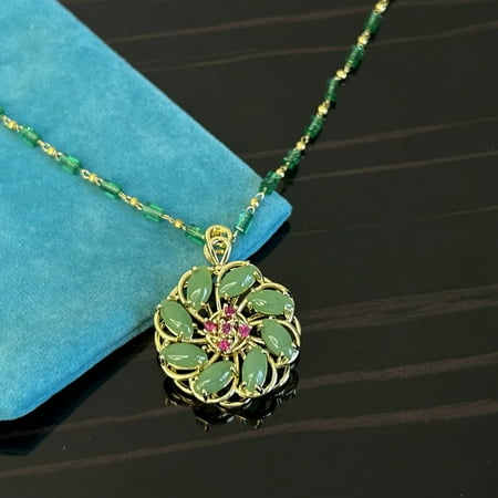 Hotpom Green Jade Flower Necklace, Light Luxury Senior Design Pendant Jewelry, Vintage Charm for Women, Year-Round Elegant Clothing Accessory