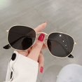 thumbnail image 3 of 7006 Gafas de sol irregulares distintivas de Harajuku Gafas de metal de moda Gafas de sol de estilo literario para hombres y mujeres, 3 of 6