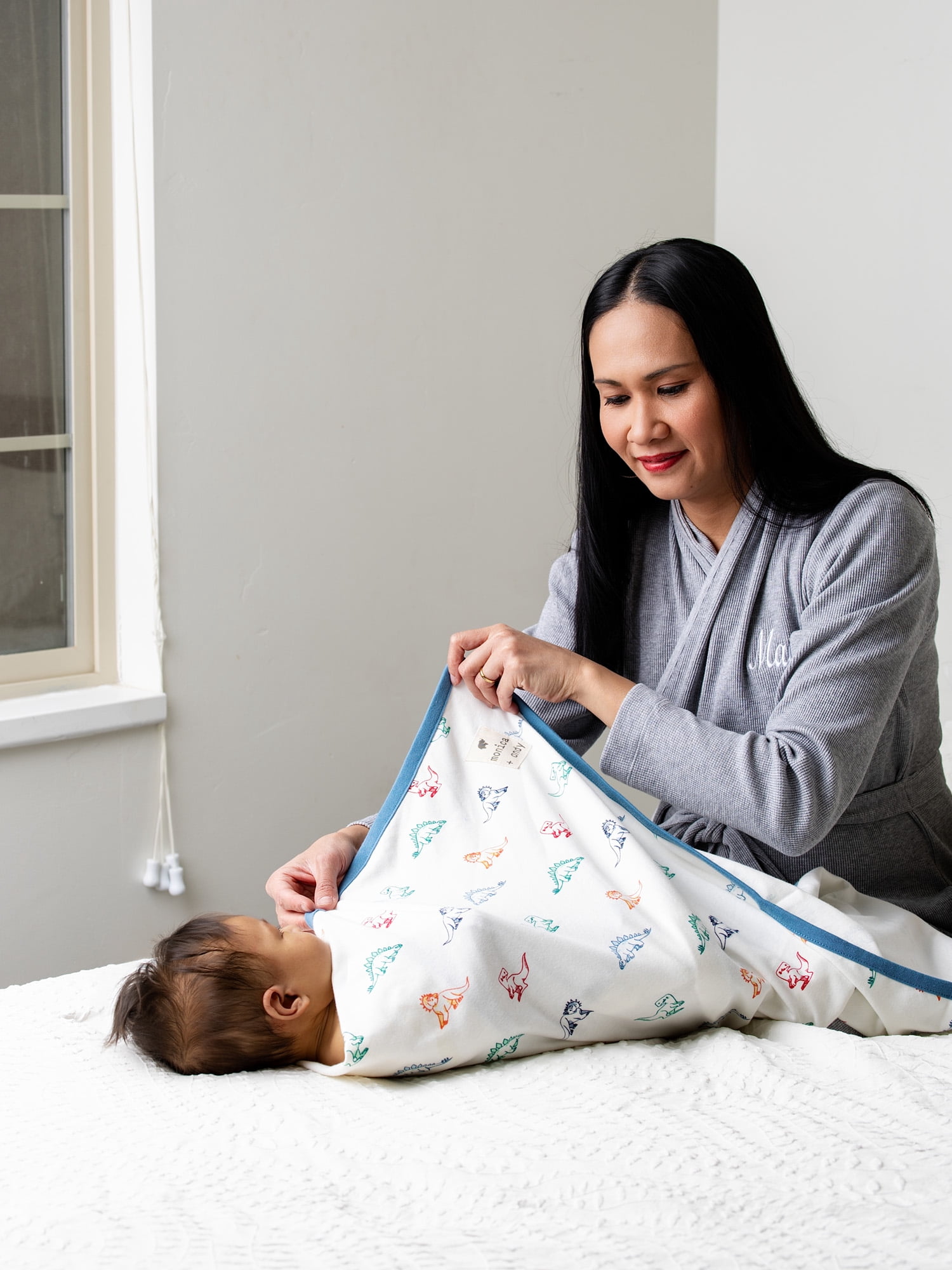 Monica + Andy Organic Cotton Baby Blanket, Soft Newborn Receiving & Coming Home Blanket, 32 x 32 Inch