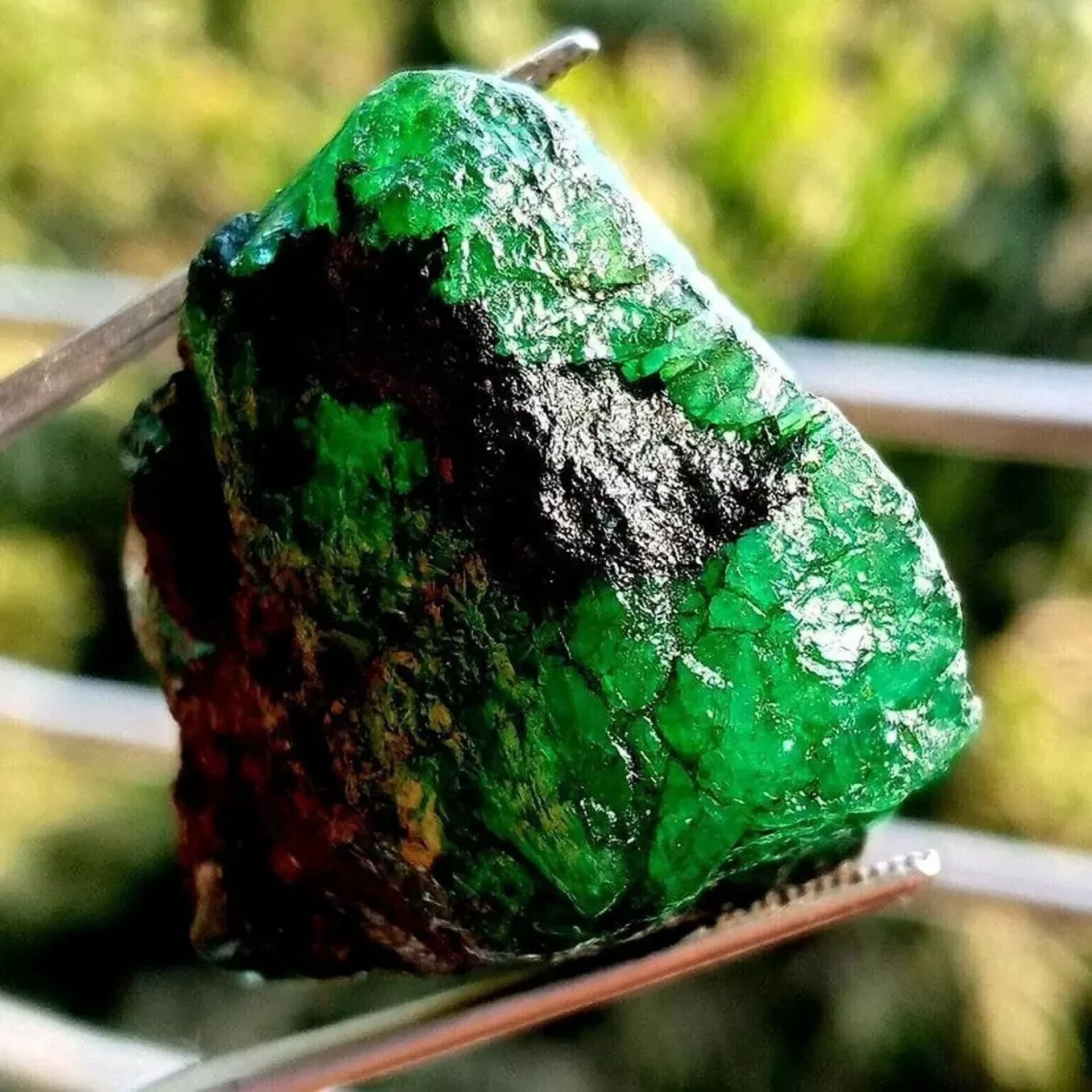 140-200 Carat Colombian Green Emerald Rough - Natural Uncut Gemstone