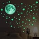 thumbnail image 4 of Estrellas que brillan en la oscuridad para techo, estrellas brillantes y realistas y pegatinas de pared de luna llena para cielo estrellado, 407 calcomanías de pared adhesivas luminosas estrellas de techo para decoración de habitación fresca decoración de pared de habitación de niños Vhermosa HMYH508, 4 of 6