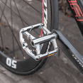 Brilliant Magnetic Bike Pedals Ultralight Sealed Bearing 9/16″ Aluminum Alloy Brilliant Magnetic Bike Pedals Ultralight Sealed Bearing 9/16″ Aluminum Alloy