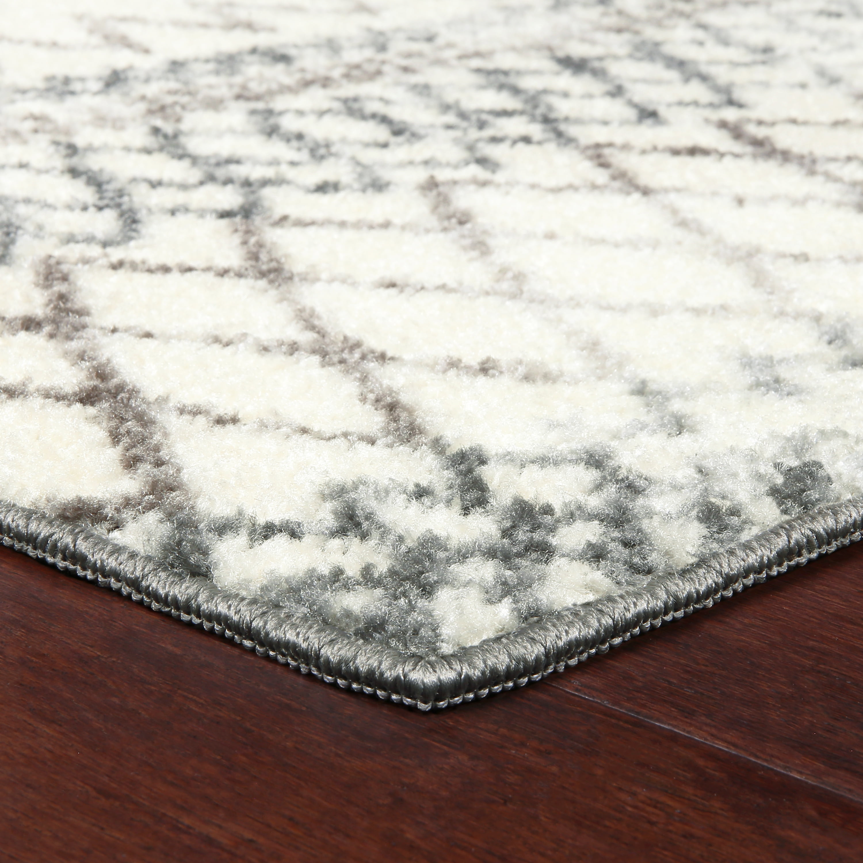 Maples Rugs Distressed Bohemian Diamond Ivory/Gray Indoor Accent Rug, 1'8" x 2'10"
