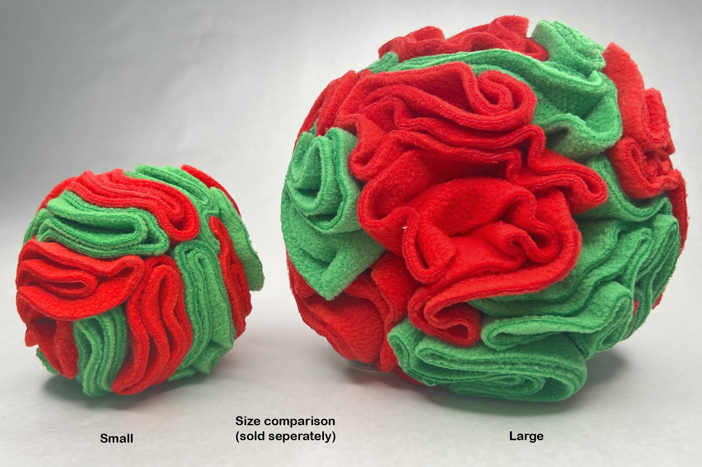 Christmas Green and Red Snuffle Interactive Foraging Dog Puzzle Ball Toy for Puppy and Adult