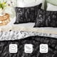 thumbnail image 3 of Juego de edredón Bedsure Queen negro con estampado floral, 3 piezas, 3 of 7