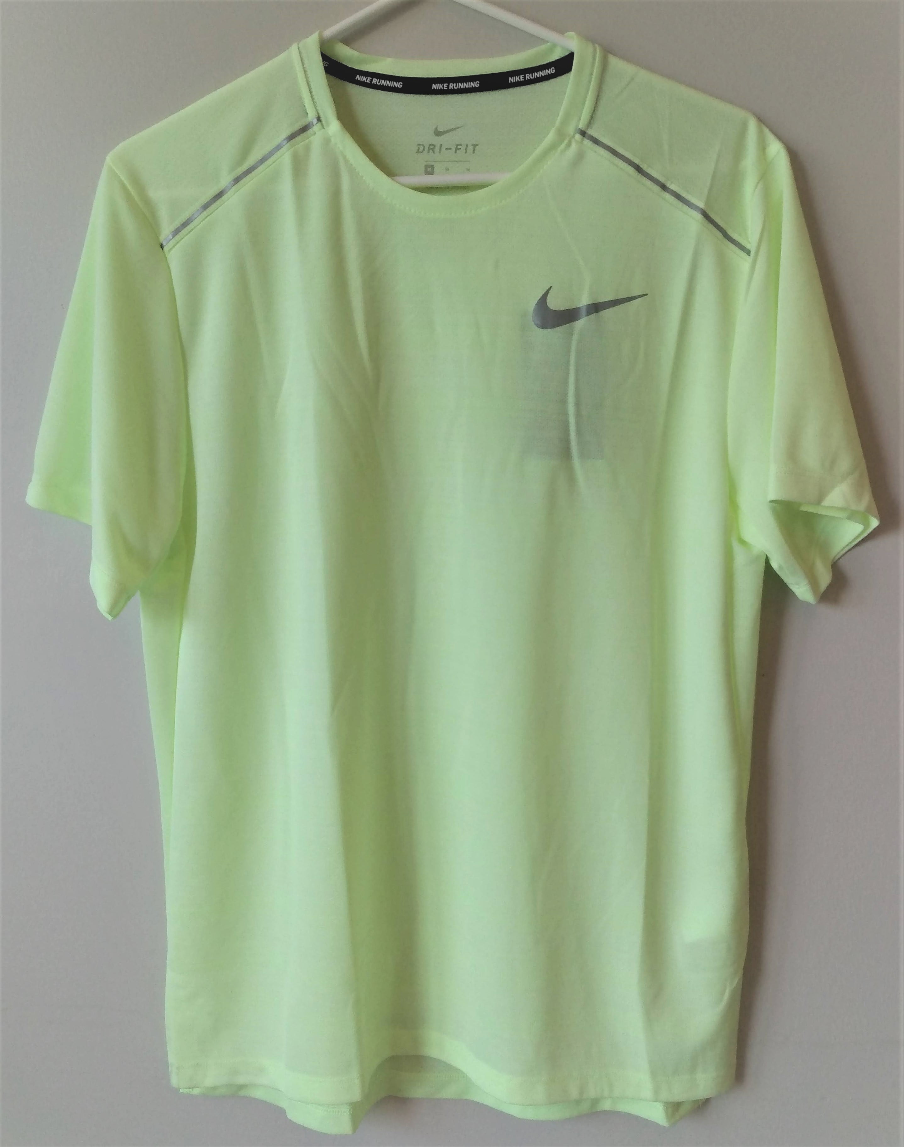 Maand Uitwerpselen Schep Nike Men's Miler Breathe T-shirt Dri-Fit Reflective Trim Light Lime Green -  Size M - Walmart.com