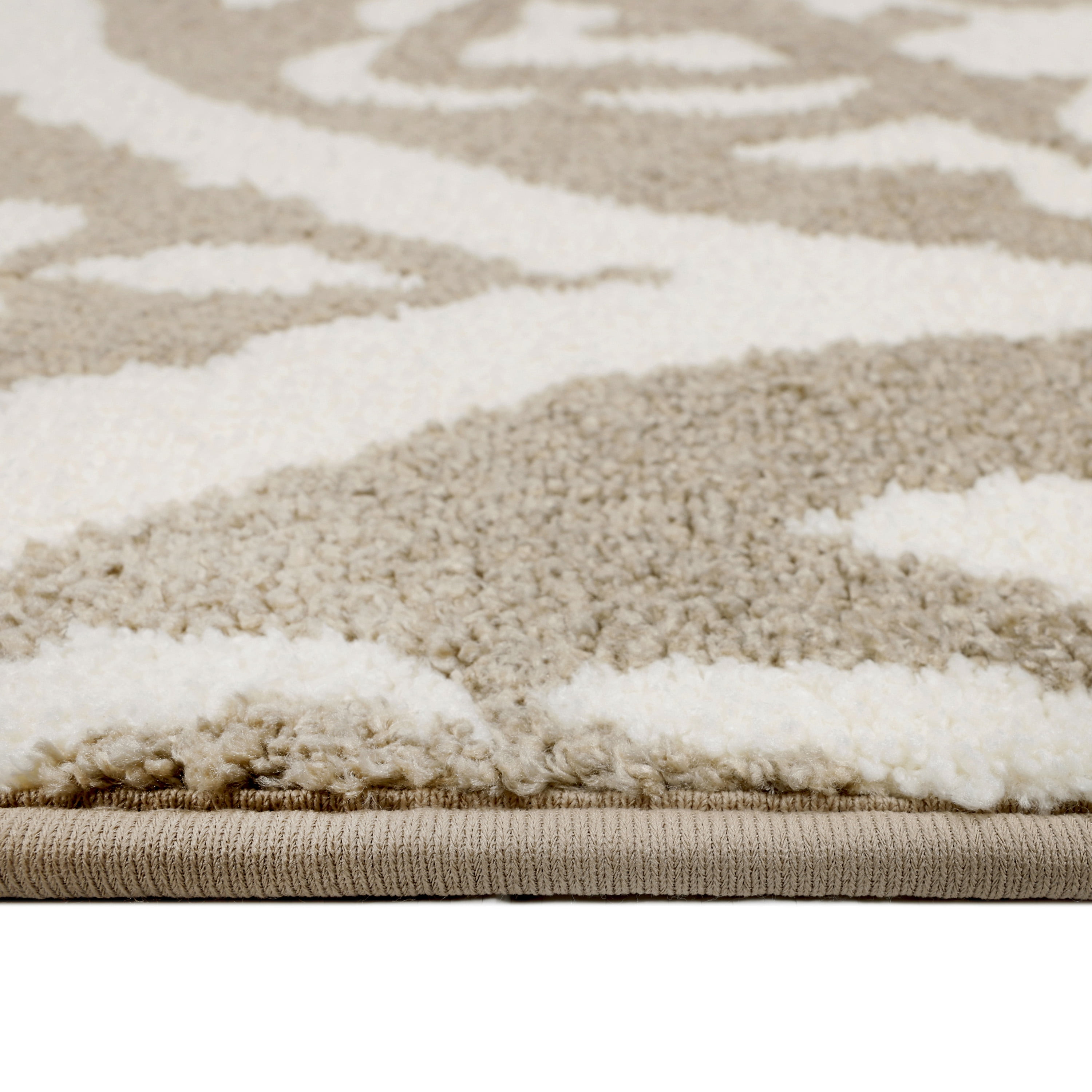 Mainstays Tan Medallion Plush Indoor Accent Rug, 30" x 45"