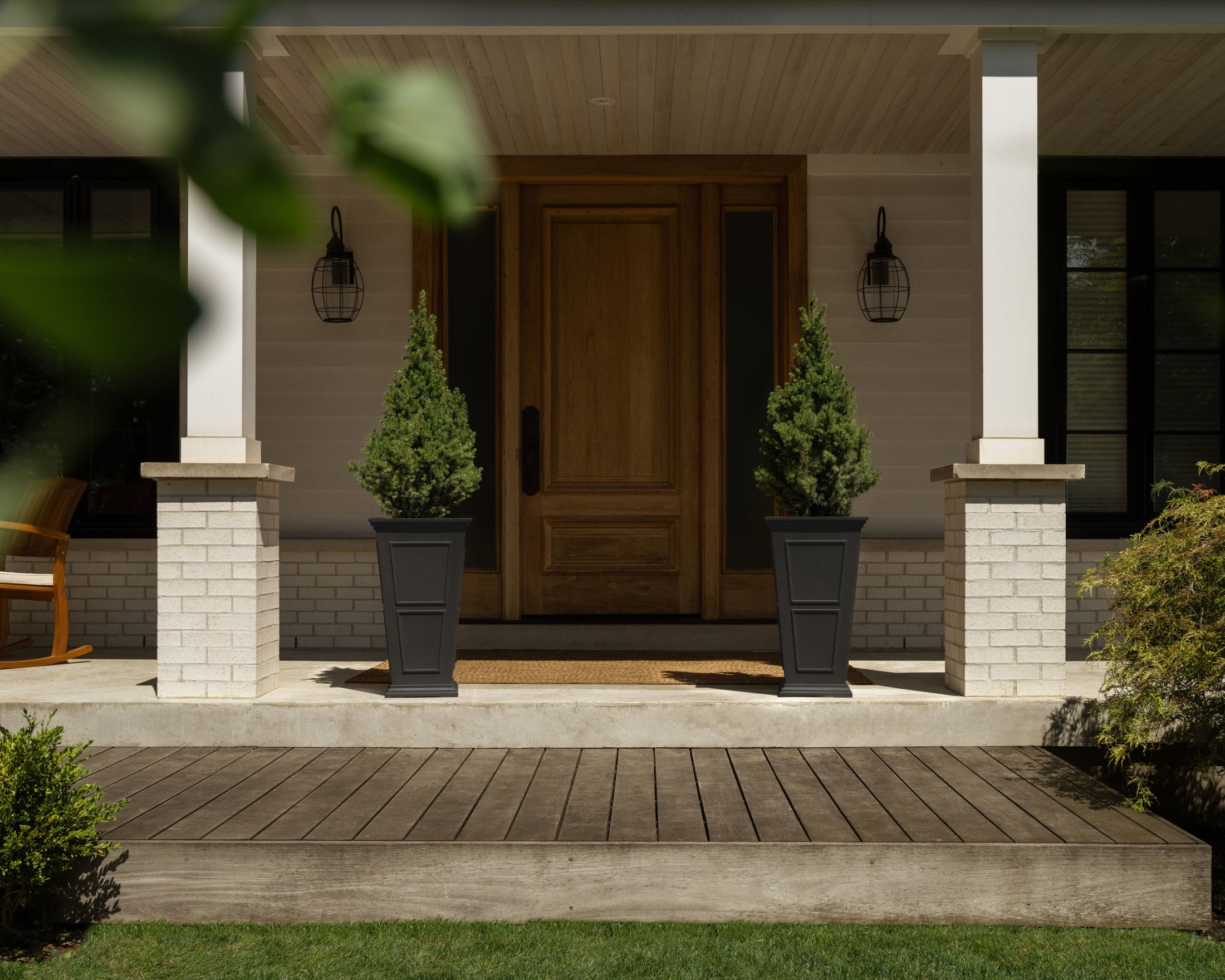 Veradek Brixton Tall 26" Plastic Planter 2-Pack Black