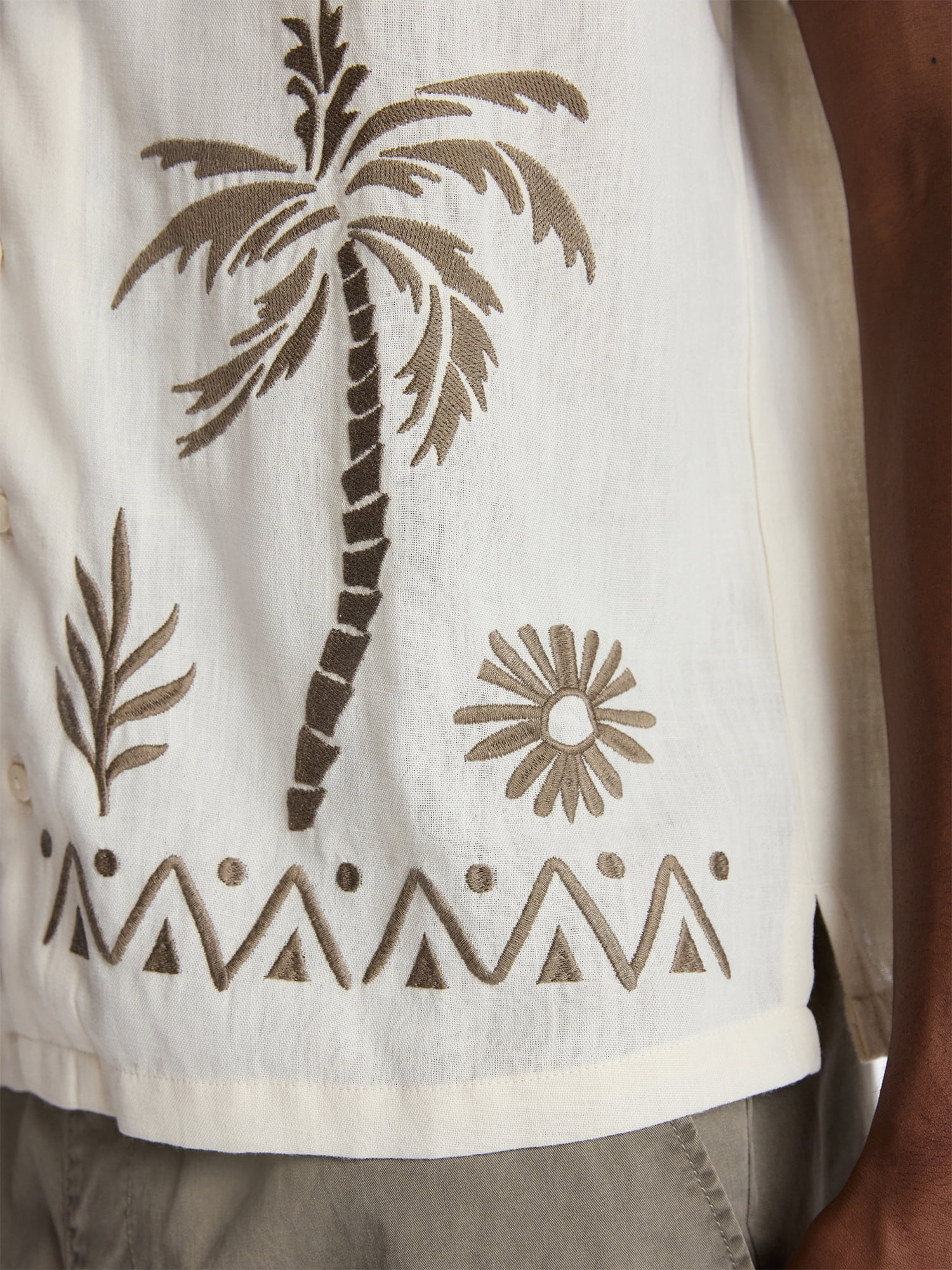 No Boundaries Embroidery Shirt with Short Sleeves, Men's XS-5XL
