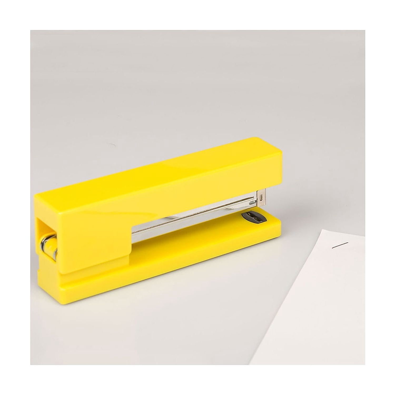 JAM Paper Modern Desktop Stapler 10 Sheet Capacity Yellow (337YEZ)
