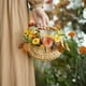 thumbnail image 4 of 1 mini cesta de mimbre tejida a mano para flores, accesorio para fotos, cestas de flores tejidas a mano, florero para el hogar (beige), 4 of 7