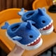 thumbnail image 3 of Pantuflas de algodón para niños y niñas, bonitas pantuflas de tiburón con dibujos animados, para otoño e invierno, para el hogar, para interiores, gruesas, 3 of 5