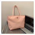 thumbnail image 4 of Bolso de hombro informal, moderno y sencillo, bolso de mano para ir al trabajo, otoño 2025, nuevo, sencillo y moderno, bolso de mano de gran capacidad., 4 of 5
