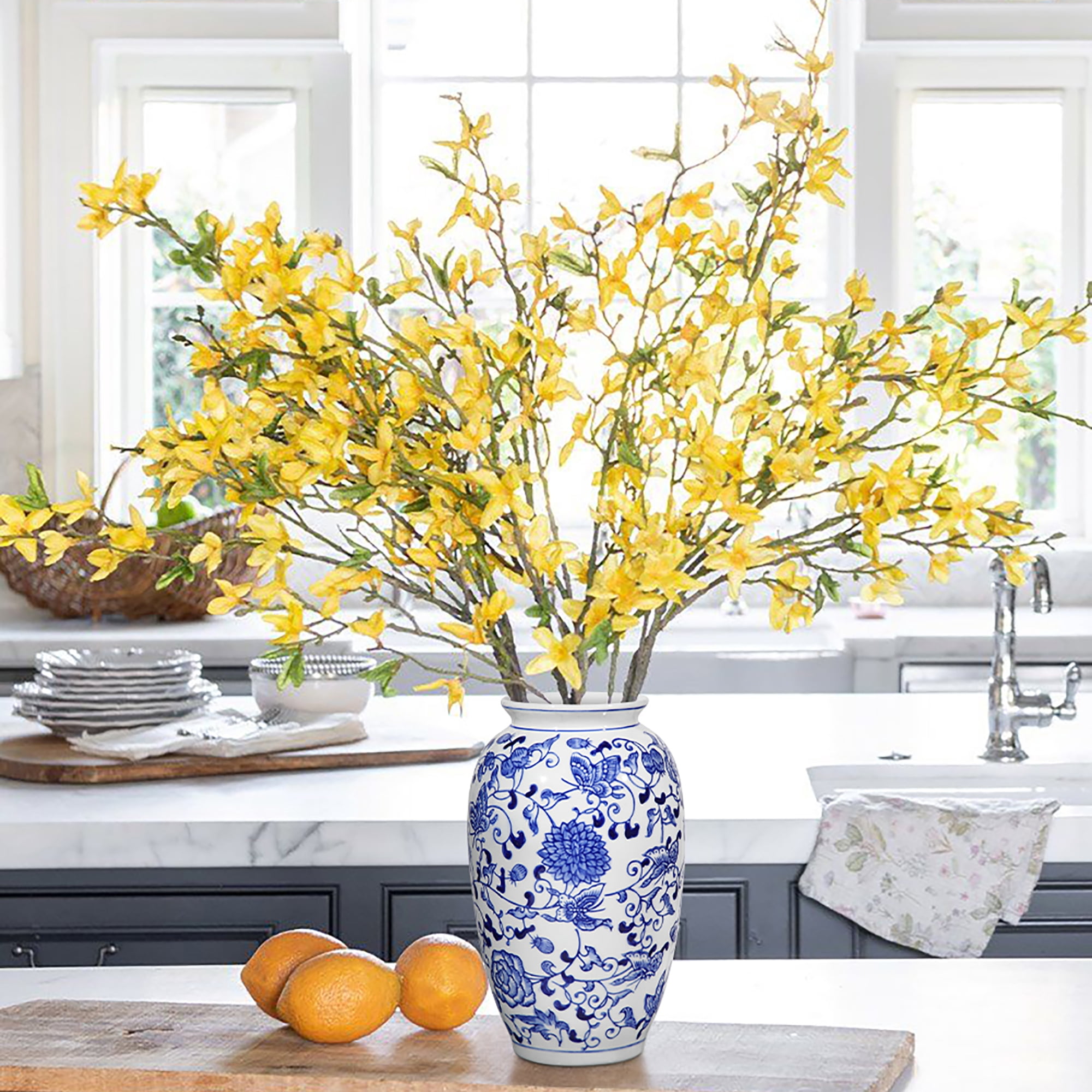 Blue and White Vase, Blue Ceramic Vase for Home Decor 8.9" Chinoiserie Vase for Flowers Porcelain Vase for Home Decor Bathroom Dinner Table Centerpieces