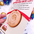 thumbnail image 4 of Medallas Tarjetas Navideñas de Tarjetas Navideñas con Medallas de Madera Estética Decoración Navideña Caja Navideña, 4 of 5