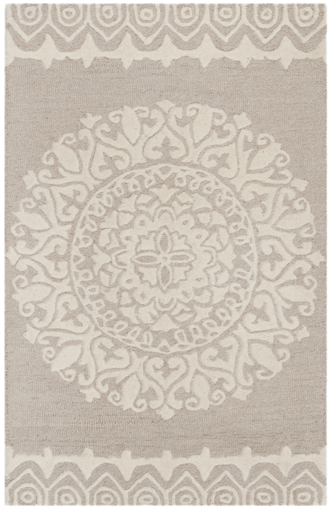 SAFAVIEH Bella Cecilia Medallion Wool Area Rug, Beige/Ivory, 2'6" x 4'