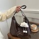 thumbnail image 4 of Bolso de mano de cuero suave estilo coreano de gran capacidad con cadena para debajo del brazo, bolso de mujer, nueva tendencia de invierno 2025, bolso bandolera, 4 of 5