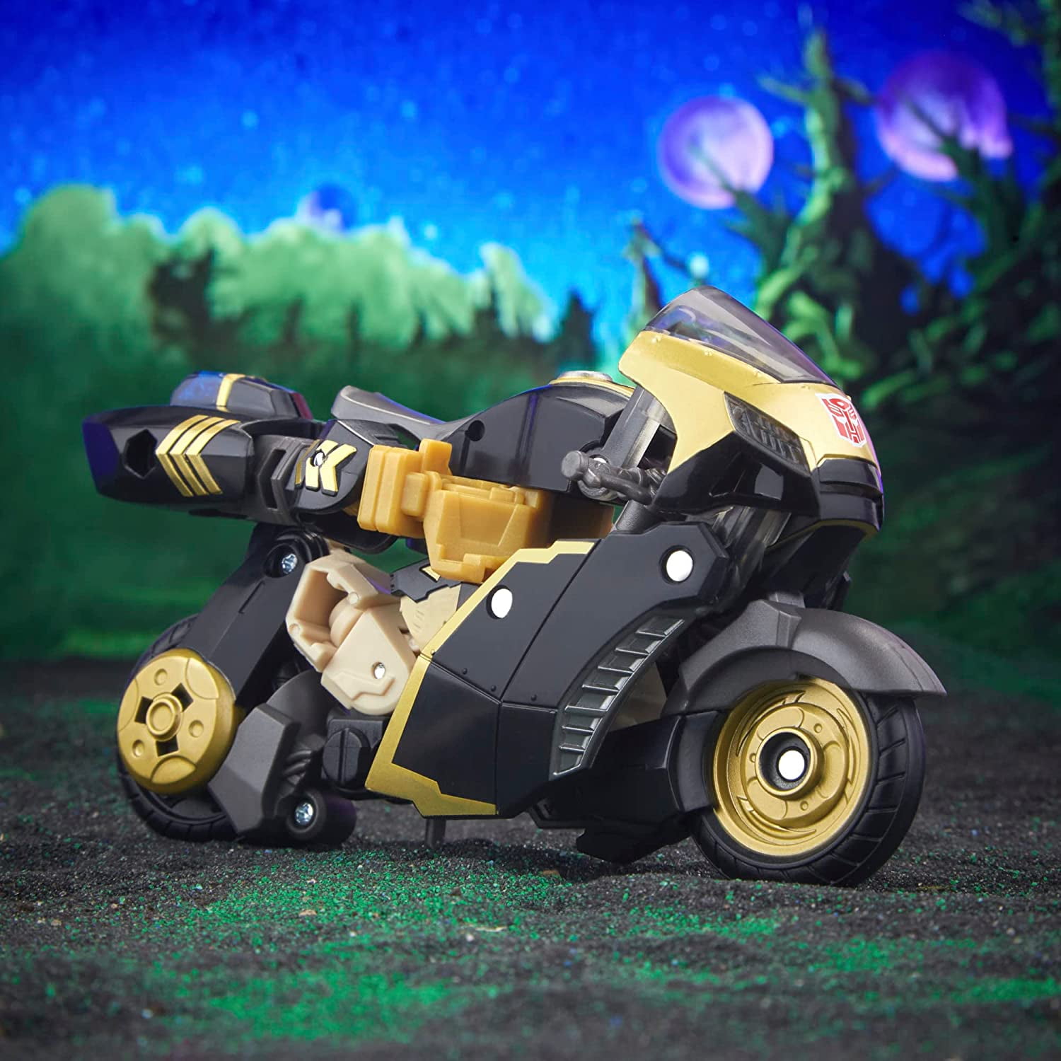 Transformers Legacy Evolution Deluxe Animated Universe Prowl Converting Action Figure (5.5”)