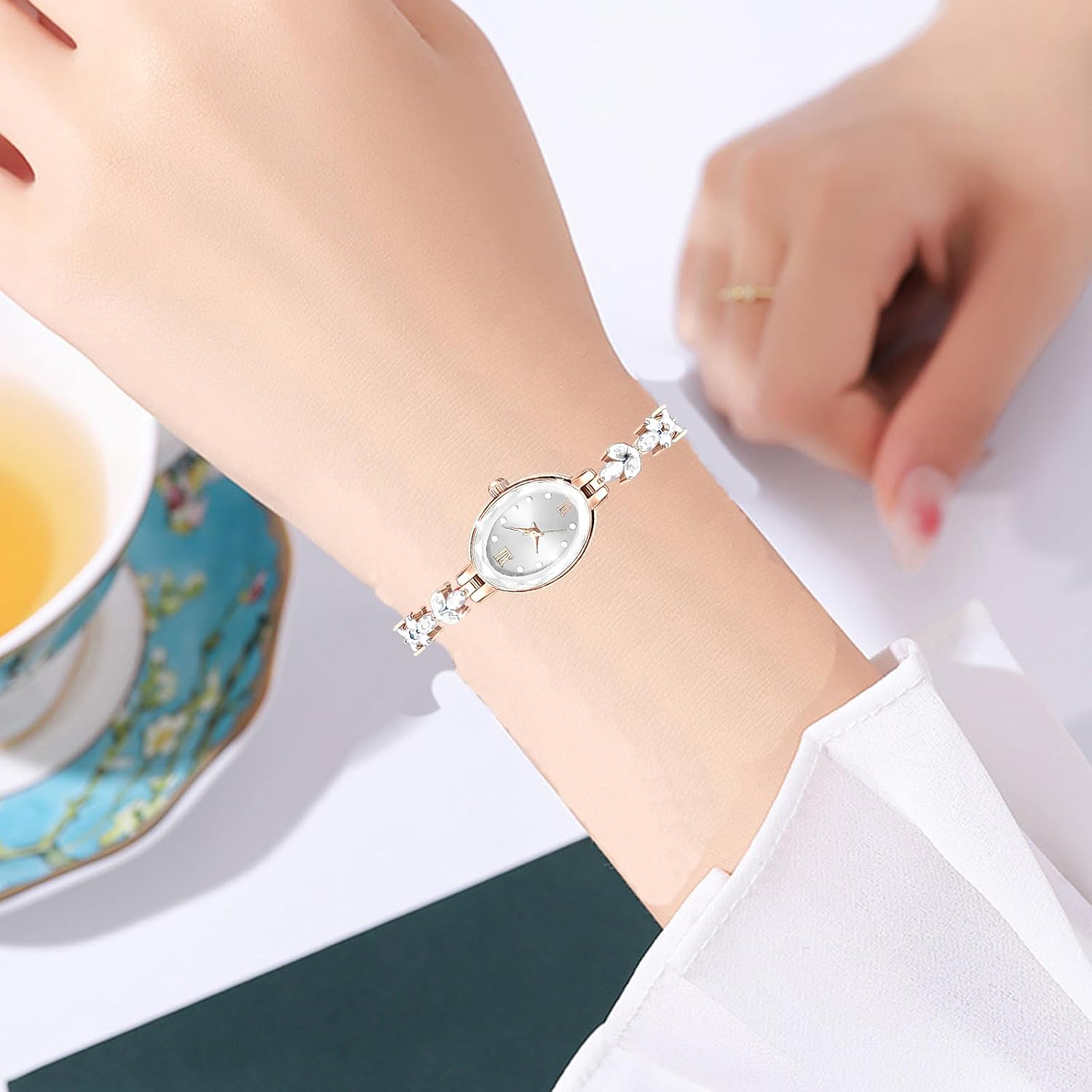Women's Watch Luxury Petal Casual Bracelet Watch Simulated Quartz Watches for Women