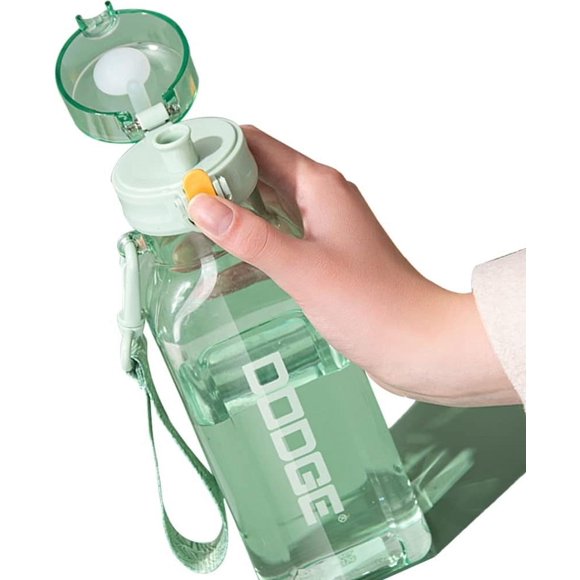 Sports Water Bottle 700ml, Leakproof and BPA Free Drinks Bottle, Gym Water Bottle, Water Bottle for Travel Picnic Camping Hiking (Green)