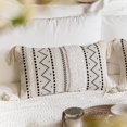 thumbnail image 1 of Funda de cojín lumbar decorativa BlissBlush de 30 x 50 cm, 1 of 7