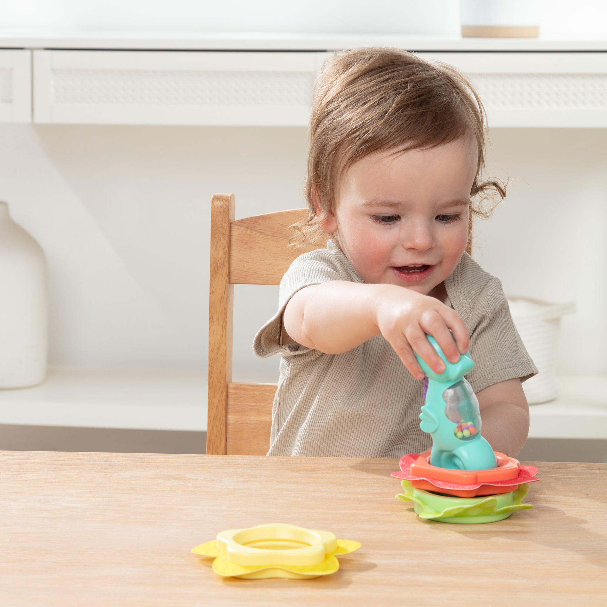 Melissa & Doug Ocean Waves Press & Stack Seahorse Stacking Toy with 3 Sensory Rings - Rattle for Babies 10 Months+