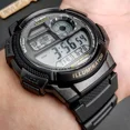 thumbnail image 4 of Reloj pulsera digital Casio AE-1000WD-1A con correa de resina color negro, 4 of 8