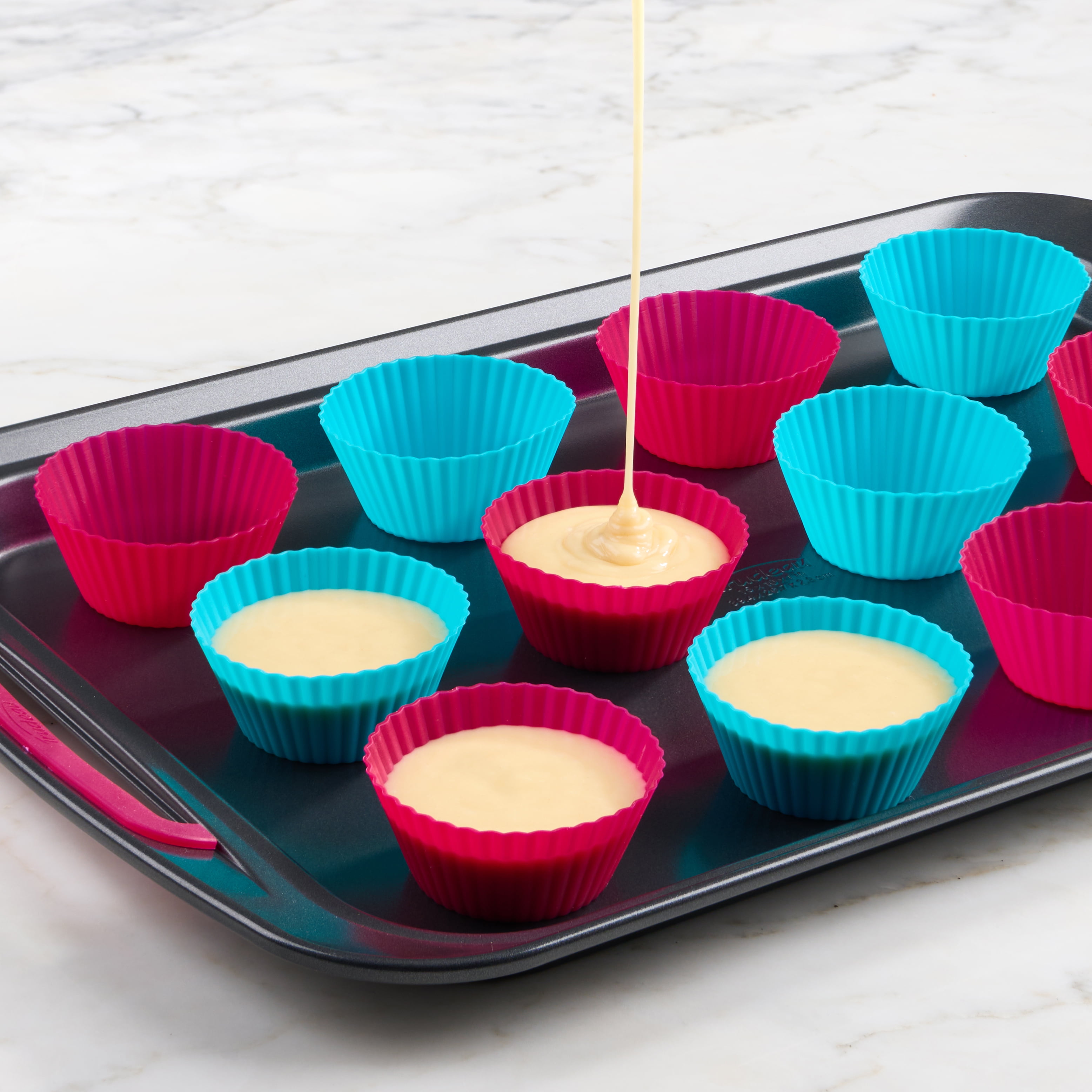 Trudeau Maison Ens. de 12 Moules à Muffins Standard en Silicone, Ens. 12 moules tropic fuchsia